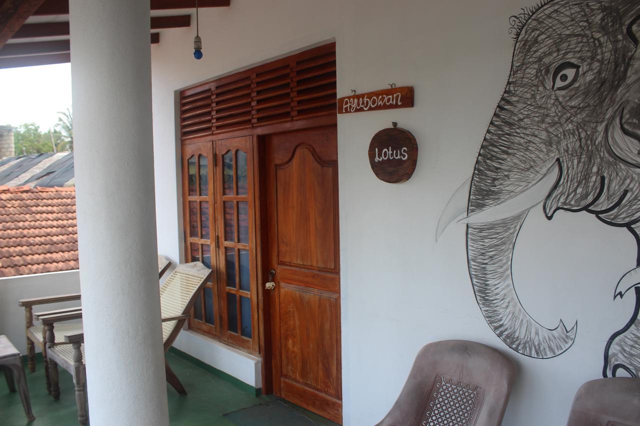 Julie Guest House Tangalle Exterior photo