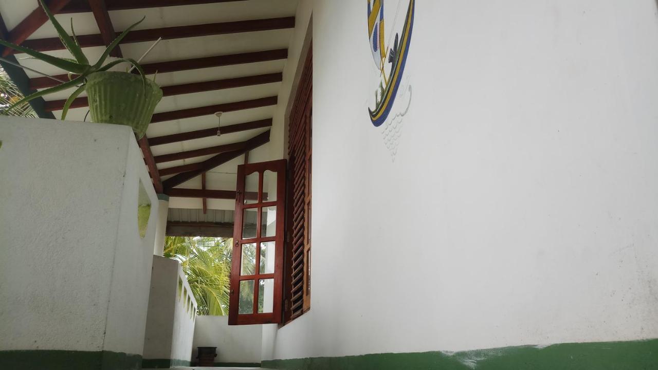 Julie Guest House Tangalle Exterior photo