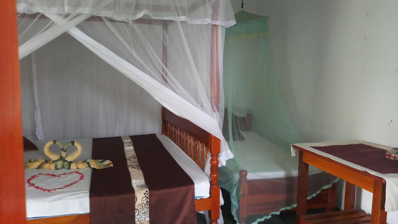 Julie Guest House Tangalle Exterior photo